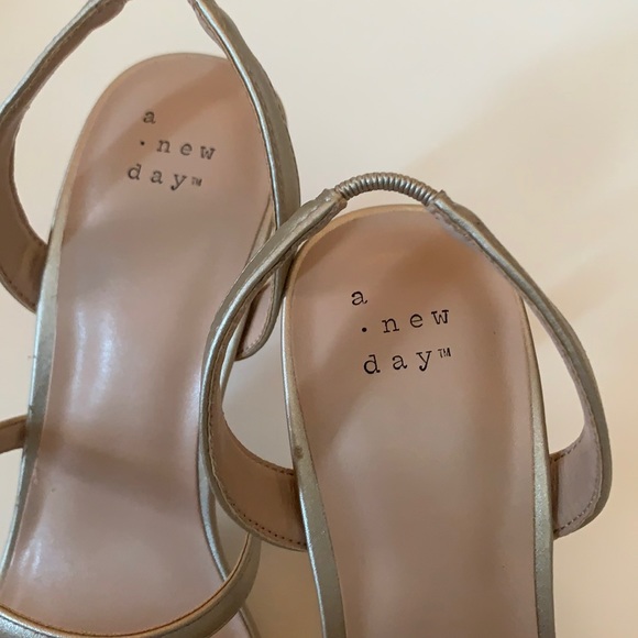 A New Day Nala Strappy Gold Heels Size 7 - Picture 7 of 9